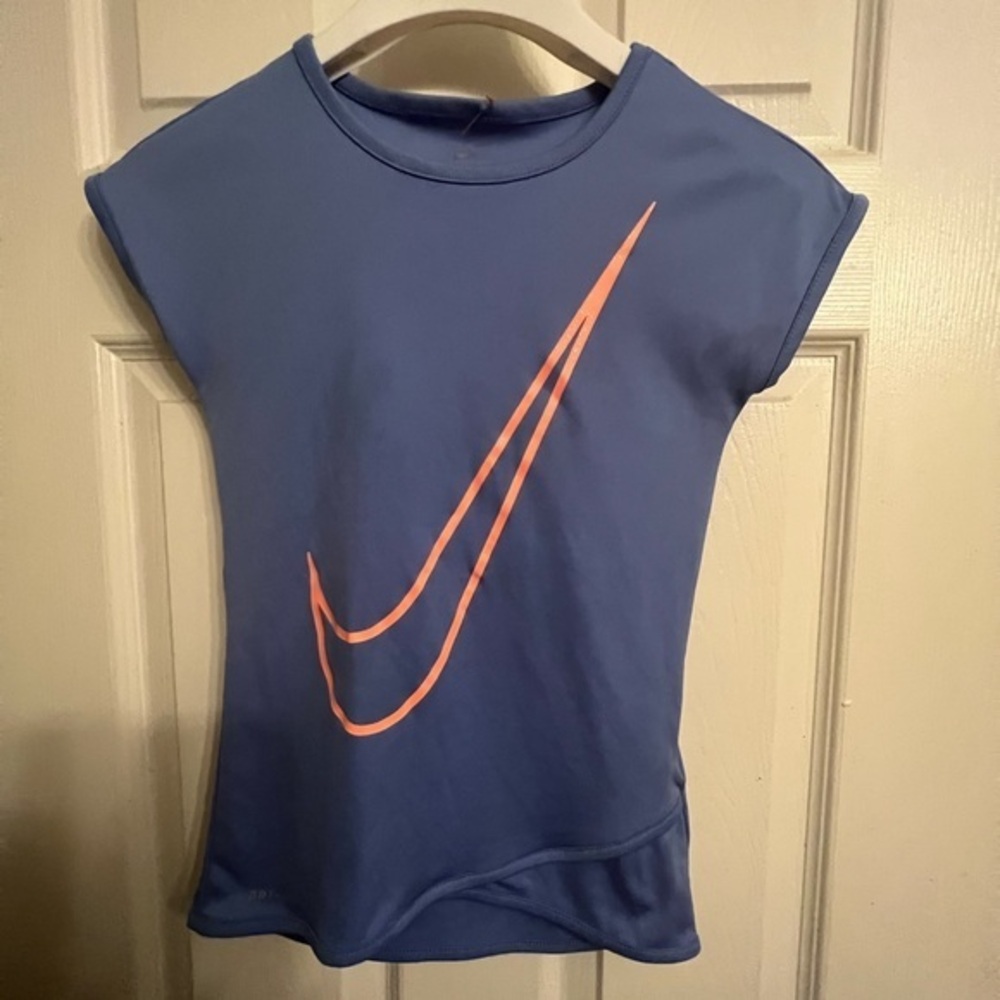 Girls Nike Dri-Fit Shirt Size Medium